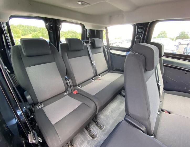 Peugeot Traveller 11