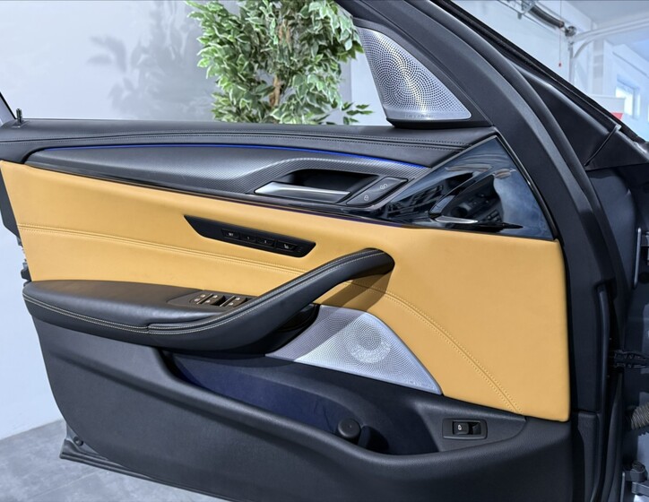 BMW M5 6