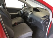 Toyota Yaris 12
