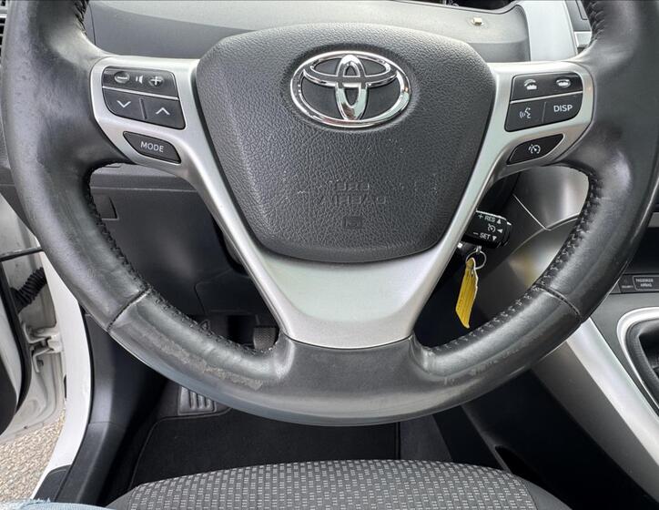 Toyota Verso 44