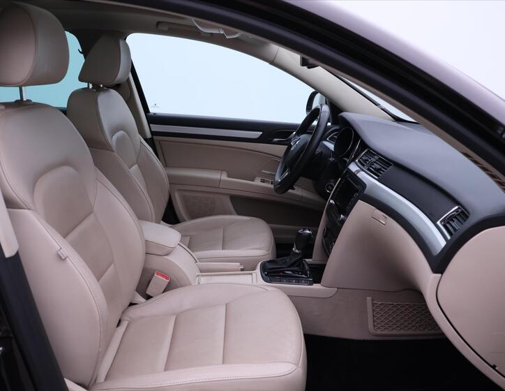 Škoda Superb 15