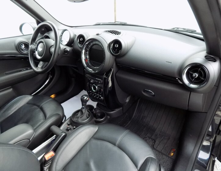 Mini Countryman 16