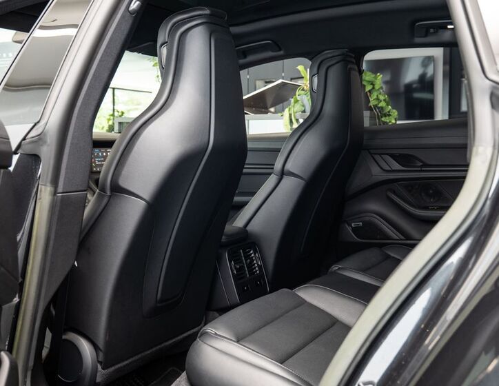 Porsche Taycan 9