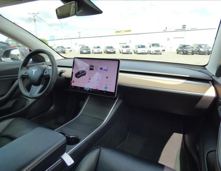 Tesla Model 3 45