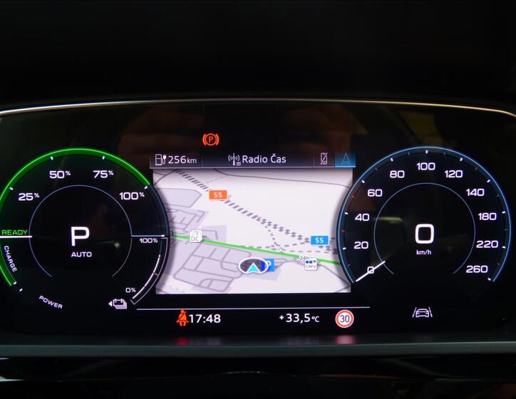 Audi e-tron 21