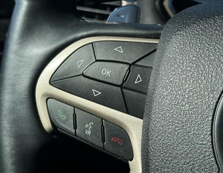Jeep Grand Cherokee 16