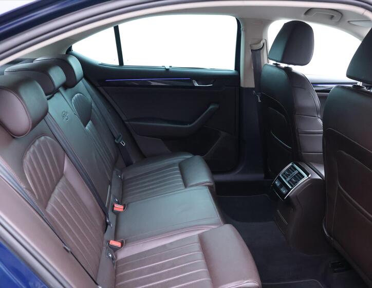 Škoda Superb 15