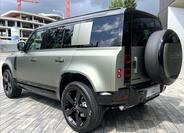 Land Rover Defender 4