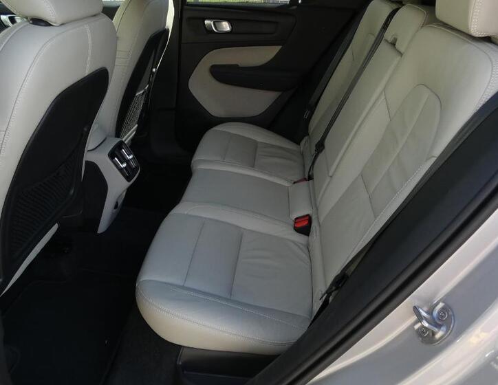 Volvo XC40 19