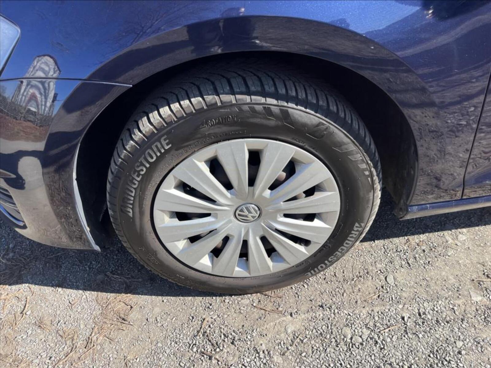 Volkswagen Golf 34
