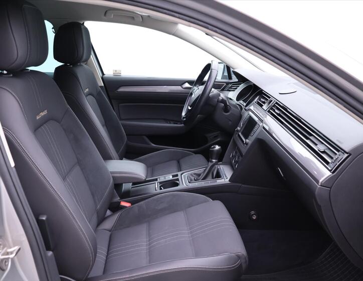 Volkswagen Passat 12