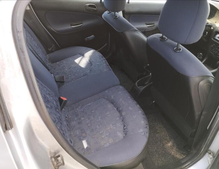 Peugeot 206 8