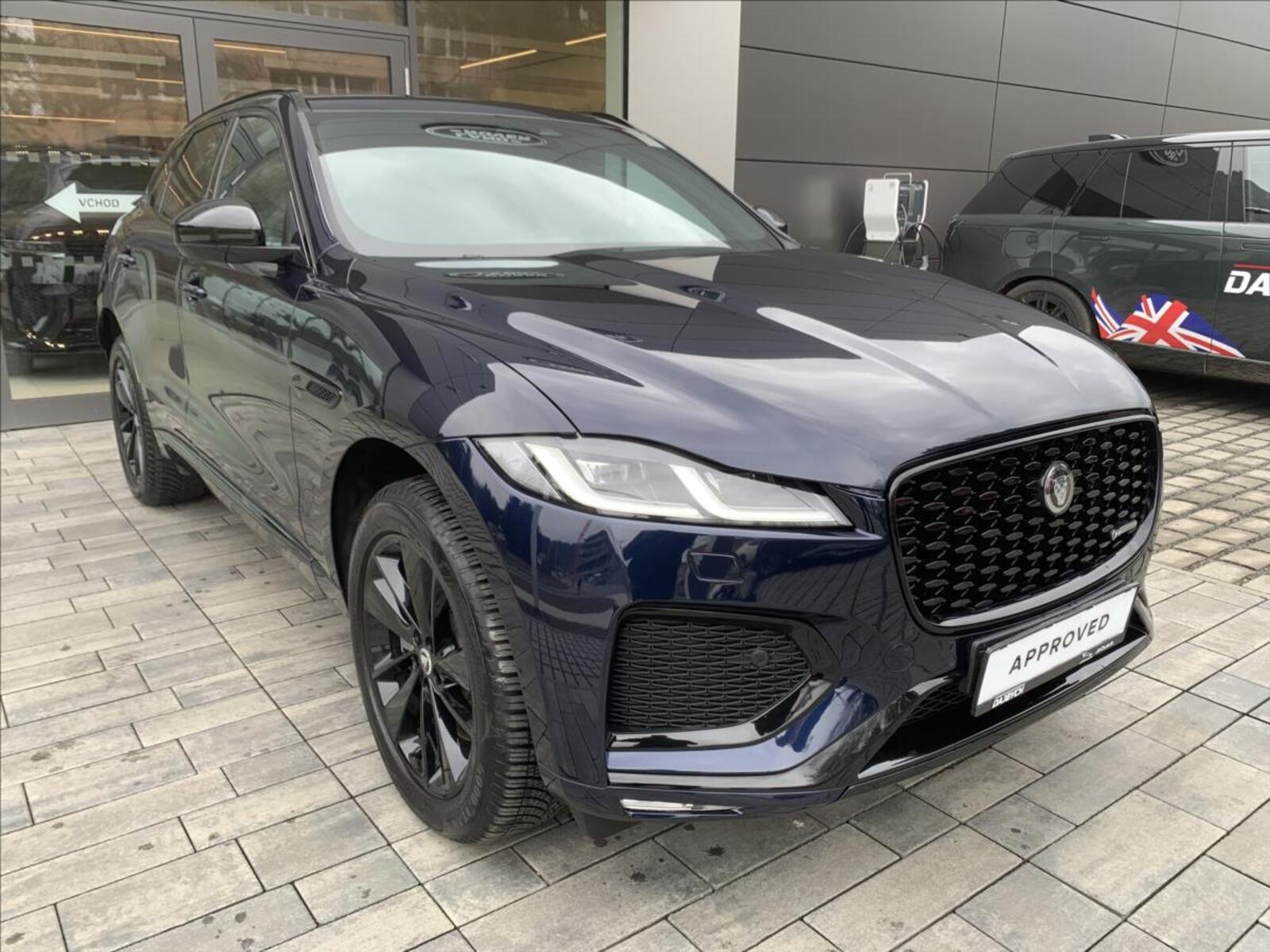 Jaguar F-Pace 2