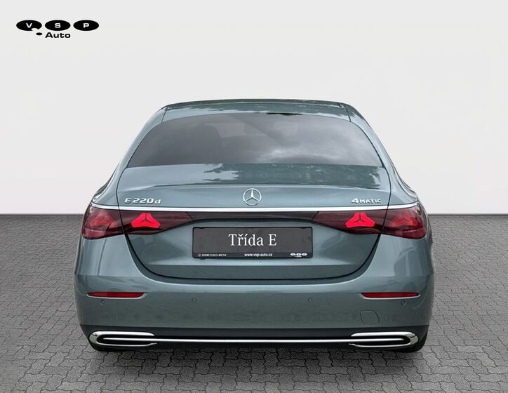 Mercedes-Benz Třídy E 4