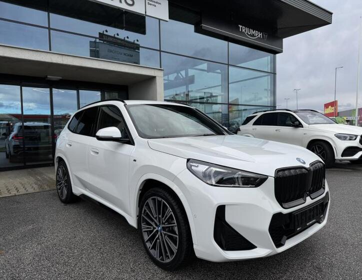 BMW iX1 5