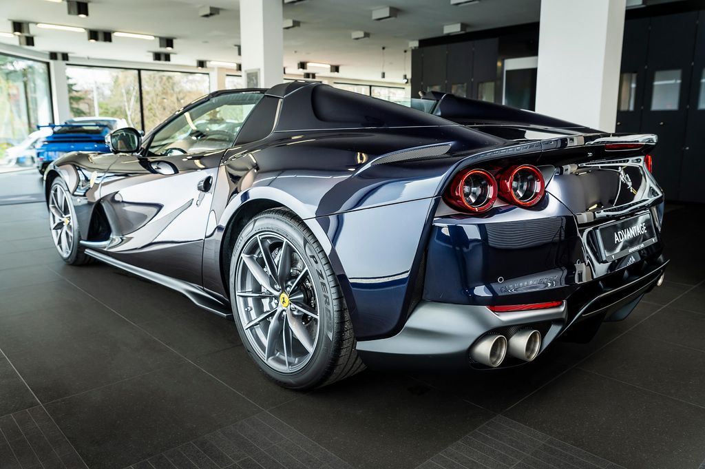Ferrari 812