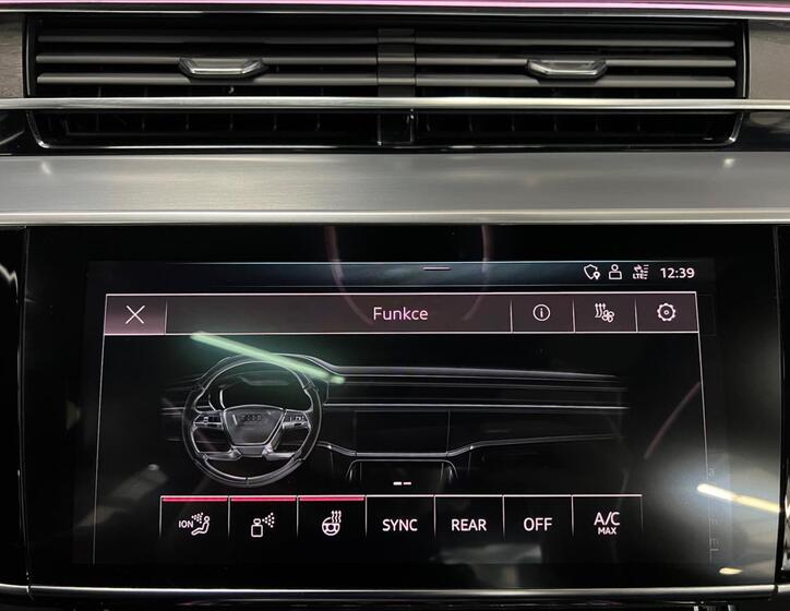 Audi A8 23