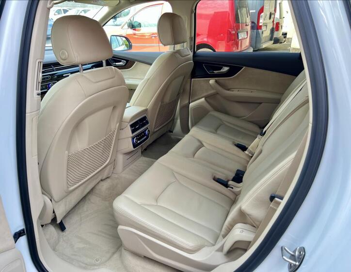 Audi Q7 14