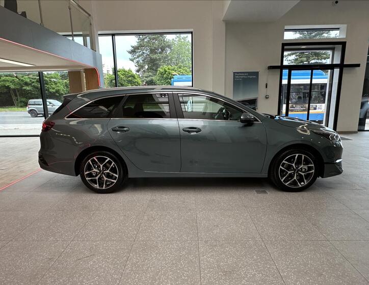 KIA Ceed 4