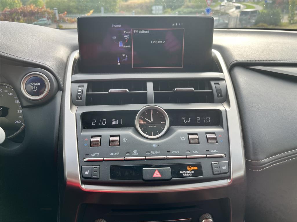 Lexus NX 300h