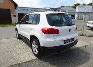 Volkswagen Tiguan 8