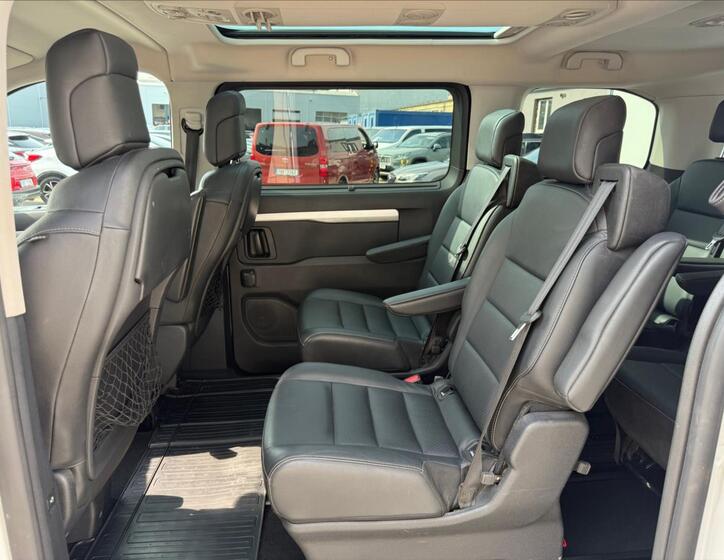 Toyota ProAce 9