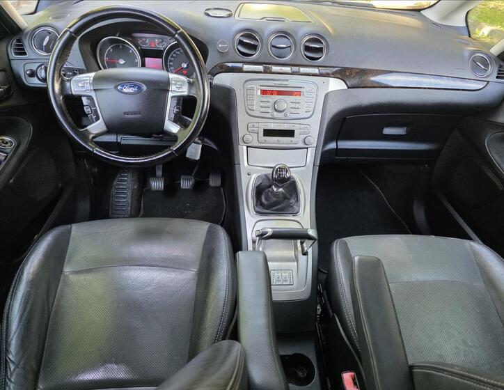 Ford Galaxy 15