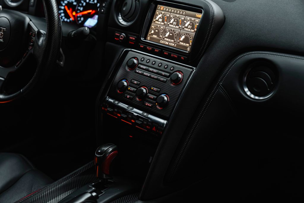 Nissan GT-R