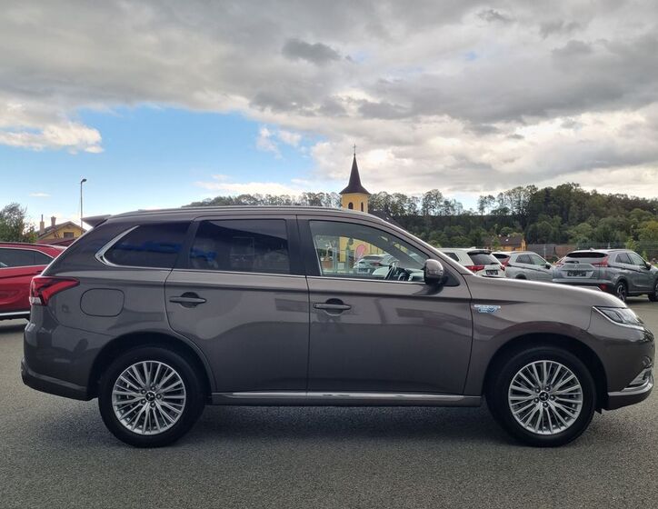 Mitsubishi Outlander 6