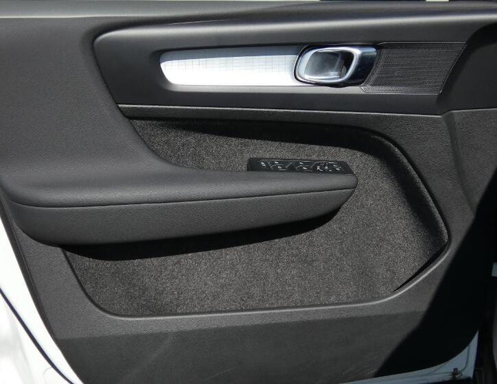 Volvo XC40 8