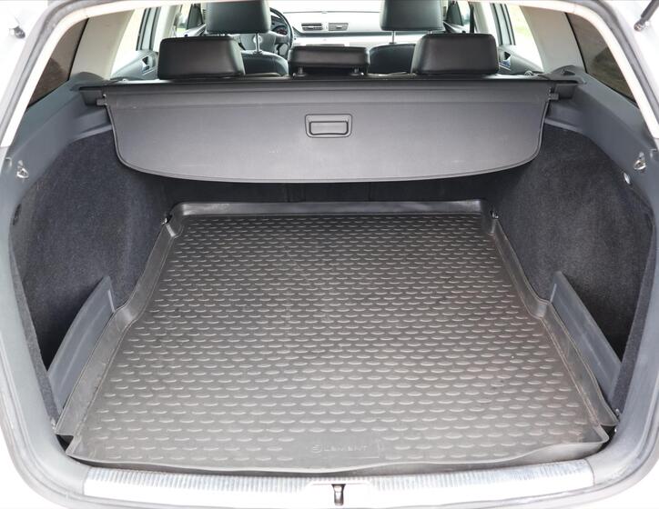 Volkswagen Passat 10