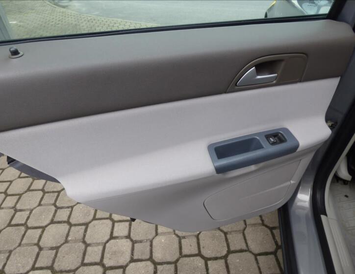 Volvo V50 27