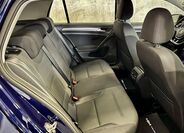 Volkswagen Golf 11