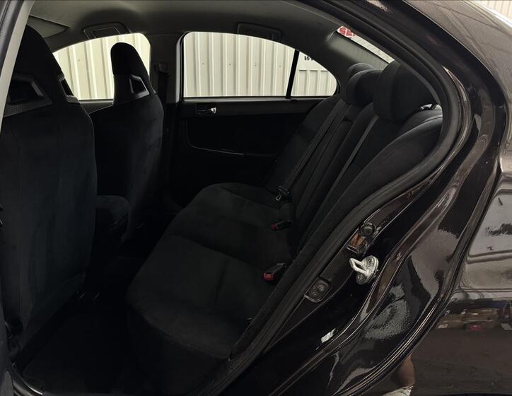 Mitsubishi Lancer 33
