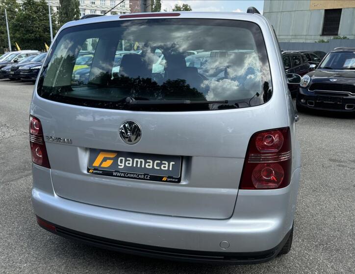 Volkswagen Touran 9
