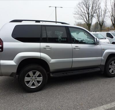 Toyota Land Cruiser 7