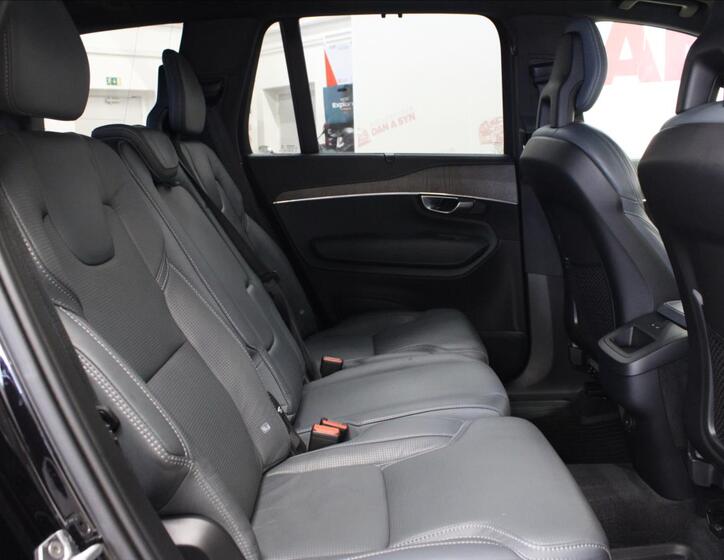 Volvo XC90 13
