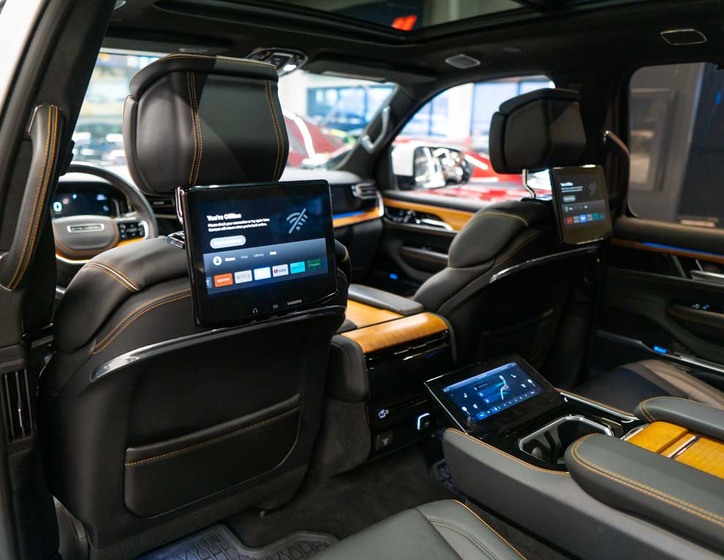 Jeep Grand Wagoneer 44