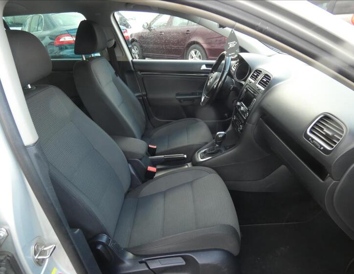 Volkswagen Golf 11