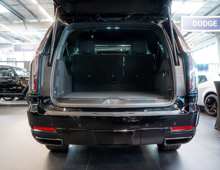 Cadillac Escalade 6