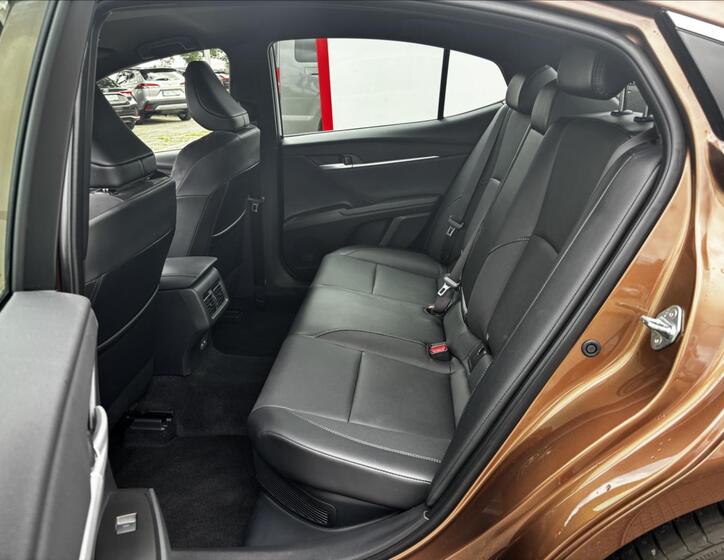 Toyota Camry 21