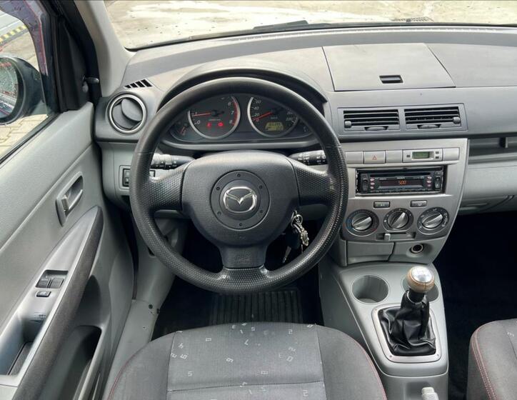 Mazda 2 21
