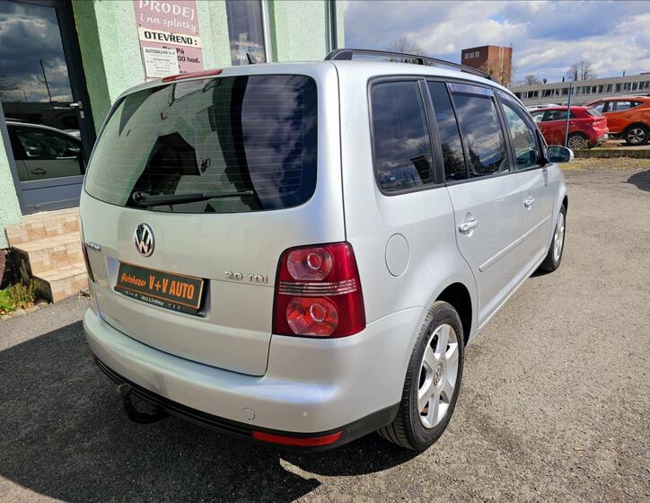 Volkswagen Touran 6