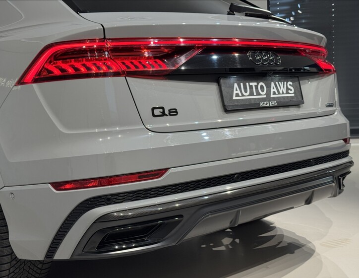 Audi Q8 13