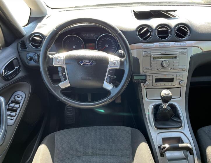 Ford Galaxy 14