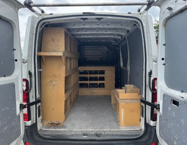 Nissan NV400 22