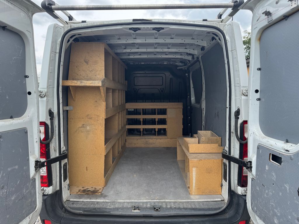 Nissan NV400