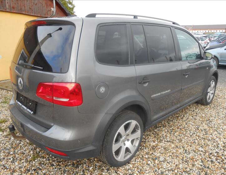 Volkswagen Touran 6