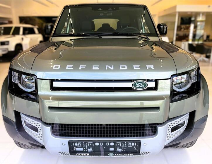 Land Rover Defender 12