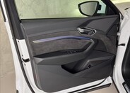 Audi e-tron 22